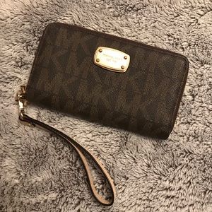 Michael Kors Wristlet